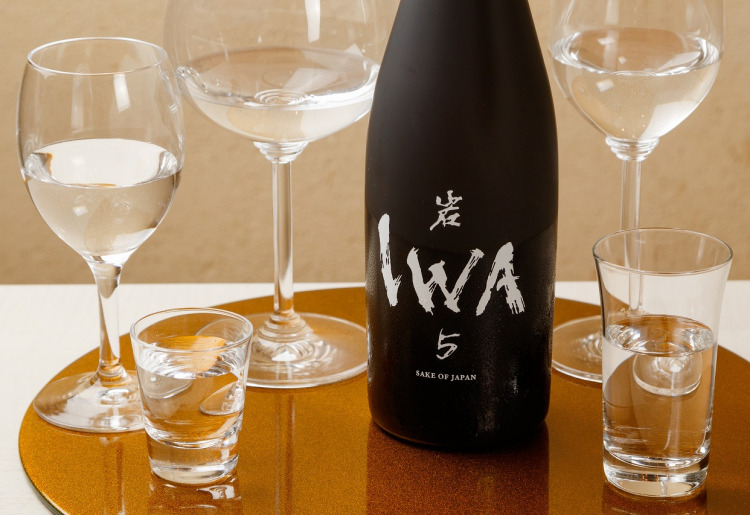 日本酒：岩 IWA 5